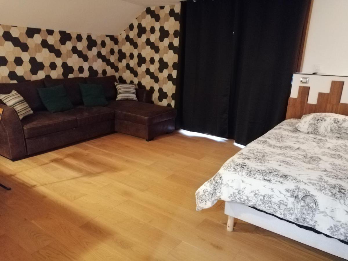 Etage A La Ferme Avec Piscine Interieure Privative, Selon Date Bassee Exterior foto