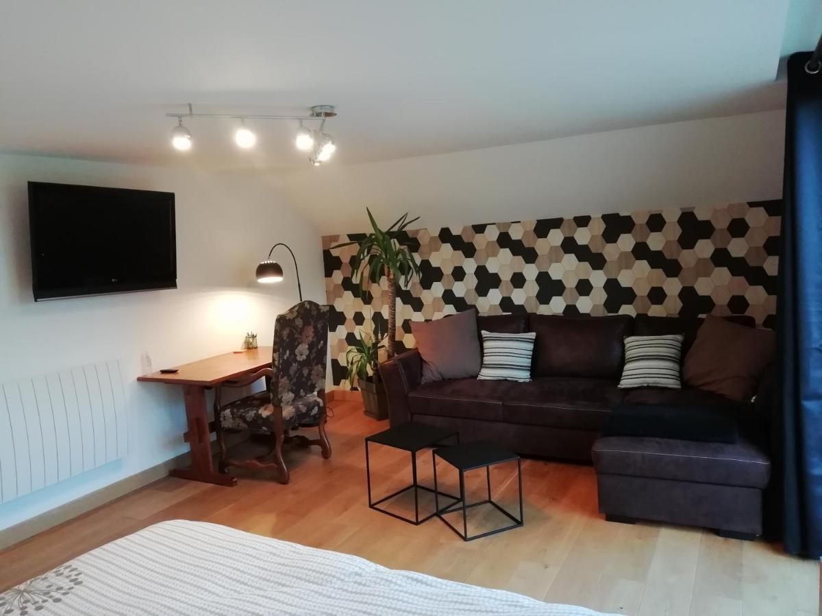 Etage A La Ferme Avec Piscine Interieure Privative, Selon Date Bassee Exterior foto